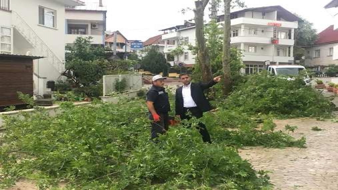 Başkan yağıştan zarar gören mahalleleri inceledi